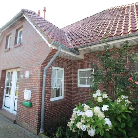 Ferienwohnung Cafe Caro Carolinensiel Exterior photo